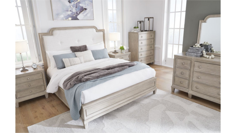 bed jorlaina queen • Queen bed