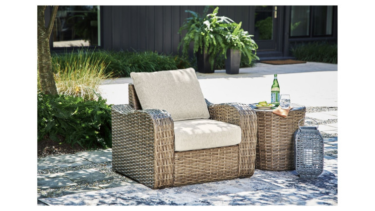 Sandy Bloom  Arm-chair • Patio Chairs